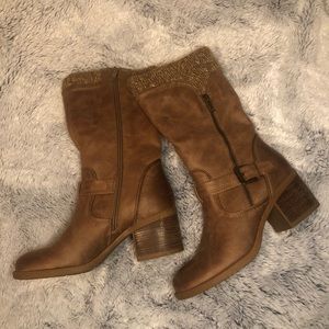 NWOT Baretraps Weslin Mid Calf Boot in Taupe 6.5
